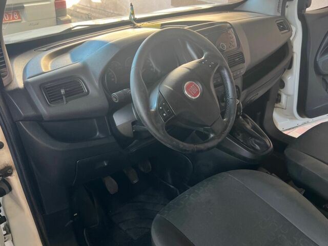 Белый Фиат Добло, объемом двигателя 1.6 л и пробегом 335 тыс. км за 6000 $, фото 3 на Automoto.ua