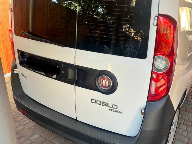 Белый Фиат Добло, объемом двигателя 1.6 л и пробегом 335 тыс. км за 6000 $, фото 5 на Automoto.ua