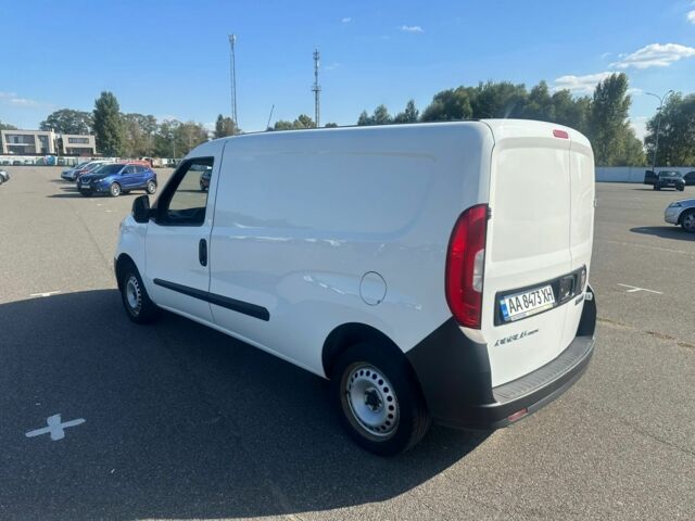 Белый Фиат Добло, объемом двигателя 1.4 л и пробегом 321 тыс. км за 7400 $, фото 1 на Automoto.ua