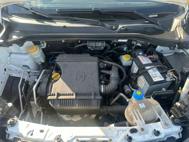 Белый Фиат Добло, объемом двигателя 1.4 л и пробегом 321 тыс. км за 7400 $, фото 4 на Automoto.ua