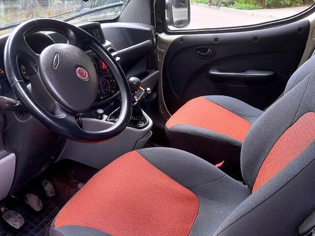 Бежевий Фіат Добло, об'ємом двигуна 1.4 л та пробігом 320 тис. км за 5200 $, фото 3 на Automoto.ua