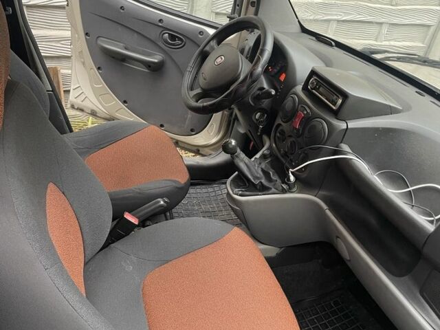 Бежевый Фиат Добло, объемом двигателя 1.2 л и пробегом 354 тыс. км за 5250 $, фото 5 на Automoto.ua