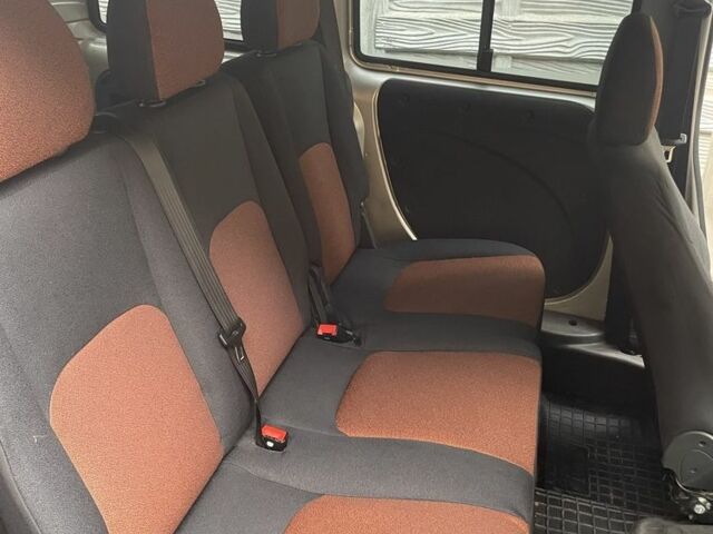 Бежевый Фиат Добло, объемом двигателя 1.2 л и пробегом 354 тыс. км за 5250 $, фото 6 на Automoto.ua