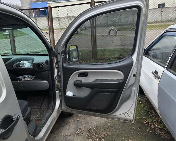 Бежевый Фиат Добло, объемом двигателя 0 л и пробегом 375 тыс. км за 3350 $, фото 12 на Automoto.ua