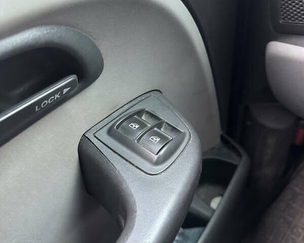 Бежевый Фиат Добло, объемом двигателя 0 л и пробегом 375 тыс. км за 3350 $, фото 11 на Automoto.ua