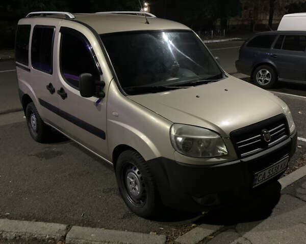 Бежевый Фиат Добло, объемом двигателя 1.3 л и пробегом 229 тыс. км за 6300 $, фото 3 на Automoto.ua