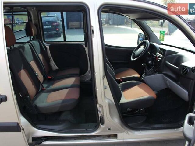 Бежевый Фиат Добло, объемом двигателя 1.4 л и пробегом 97 тыс. км за 7800 $, фото 5 на Automoto.ua