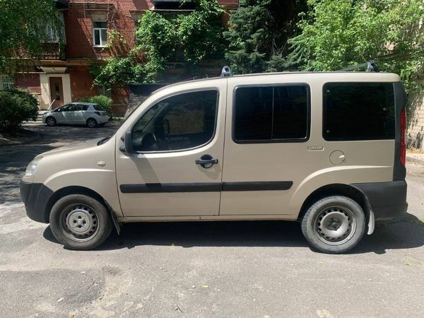 Бежевий Фіат Добло, об'ємом двигуна 0 л та пробігом 188 тис. км за 6900 $, фото 1 на Automoto.ua