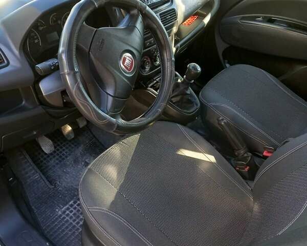 Бежевый Фиат Добло, объемом двигателя 1.6 л и пробегом 204 тыс. км за 10500 $, фото 14 на Automoto.ua