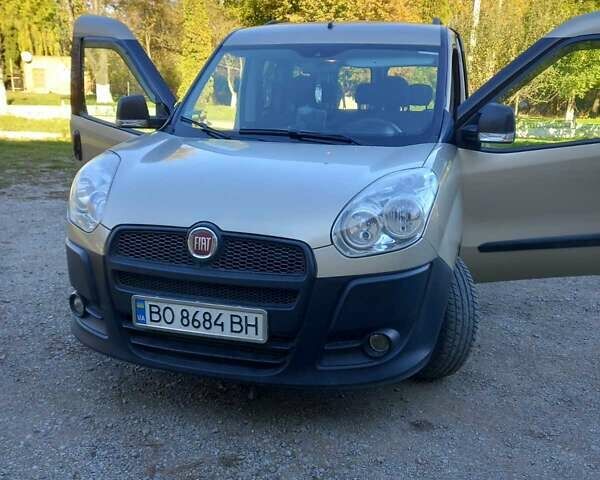 Бежевый Фиат Добло, объемом двигателя 1.6 л и пробегом 204 тыс. км за 10500 $, фото 8 на Automoto.ua