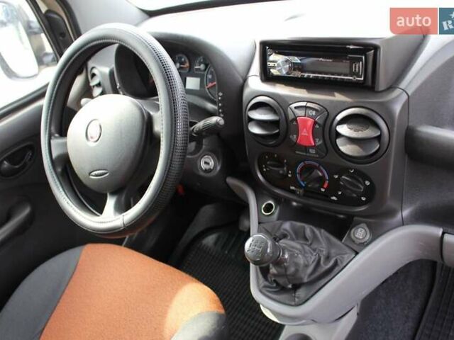 Бежевый Фиат Добло, объемом двигателя 1.4 л и пробегом 97 тыс. км за 7800 $, фото 2 на Automoto.ua