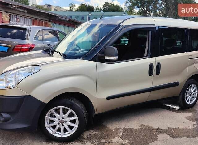 Бежевый Фиат Добло, объемом двигателя 1.4 л и пробегом 275 тыс. км за 8400 $, фото 4 на Automoto.ua