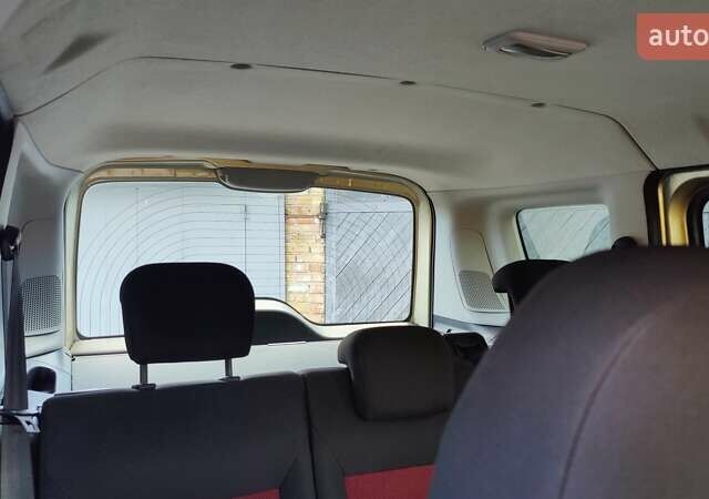 Бежевый Фиат Добло, объемом двигателя 1.4 л и пробегом 275 тыс. км за 8400 $, фото 9 на Automoto.ua