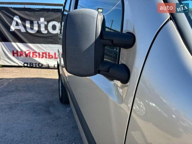 Бежевий Фіат Добло, об'ємом двигуна 1.4 л та пробігом 195 тис. км за 6990 $, фото 8 на Automoto.ua