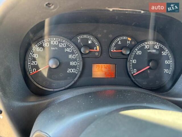 Бежевий Фіат Добло, об'ємом двигуна 1.4 л та пробігом 195 тис. км за 6990 $, фото 18 на Automoto.ua