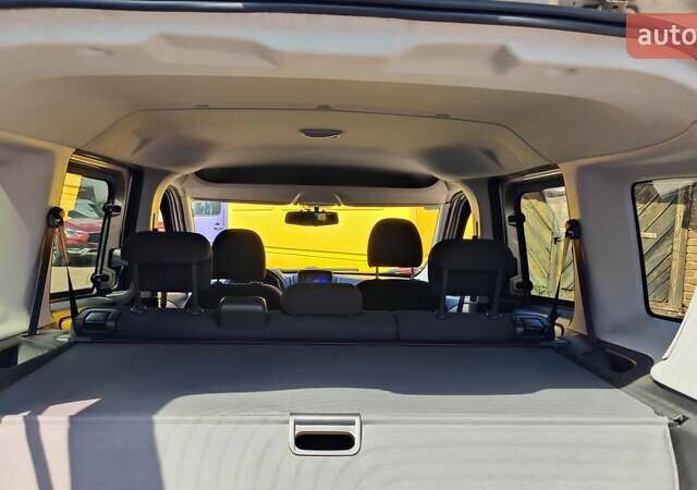 Бежевый Фиат Добло, объемом двигателя 1.4 л и пробегом 275 тыс. км за 8400 $, фото 14 на Automoto.ua