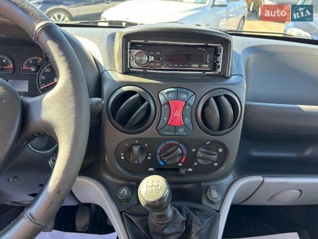 Бежевий Фіат Добло, об'ємом двигуна 1.4 л та пробігом 195 тис. км за 6990 $, фото 16 на Automoto.ua