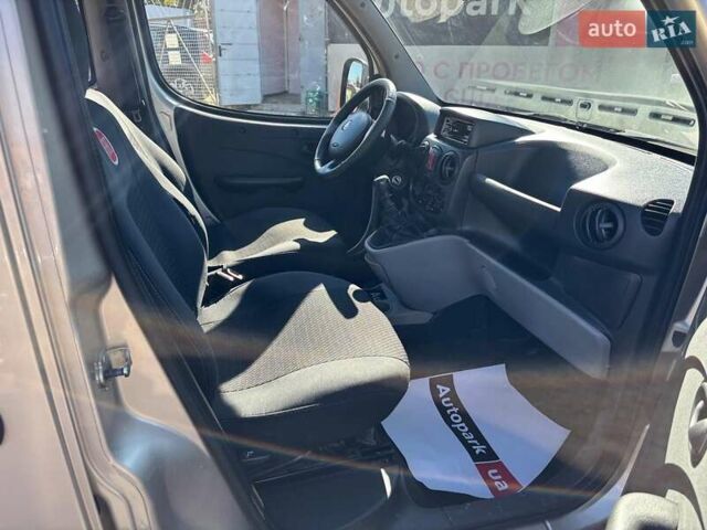 Бежевий Фіат Добло, об'ємом двигуна 1.4 л та пробігом 195 тис. км за 6990 $, фото 14 на Automoto.ua