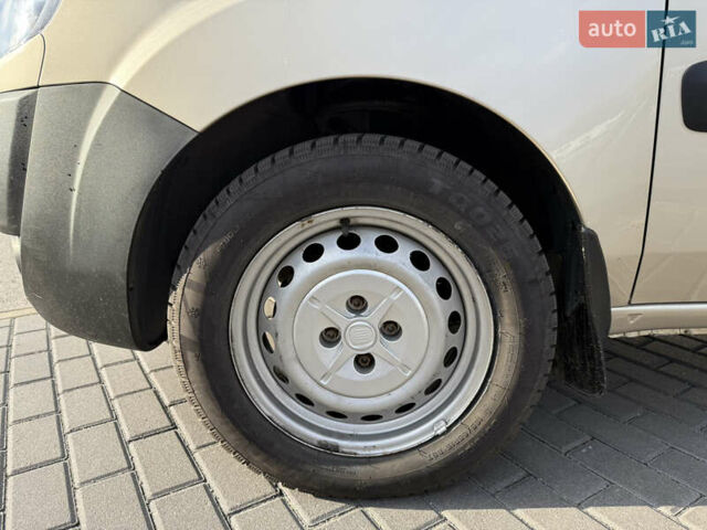 Бежевий Фіат Добло, об'ємом двигуна 1.3 л та пробігом 93 тис. км за 9100 $, фото 8 на Automoto.ua