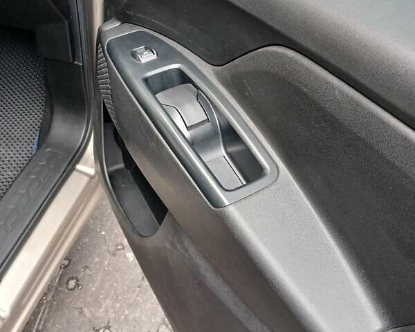 Бежевий Фіат Добло, об'ємом двигуна 1.37 л та пробігом 129 тис. км за 10500 $, фото 15 на Automoto.ua