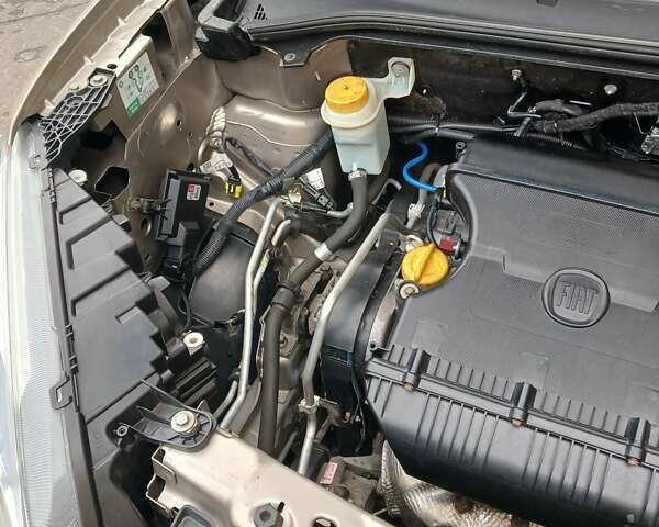 Бежевий Фіат Добло, об'ємом двигуна 1.37 л та пробігом 129 тис. км за 10500 $, фото 21 на Automoto.ua