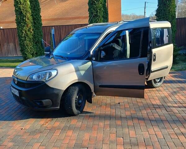 Бежевий Фіат Добло, об'ємом двигуна 1.37 л та пробігом 129 тис. км за 10500 $, фото 3 на Automoto.ua