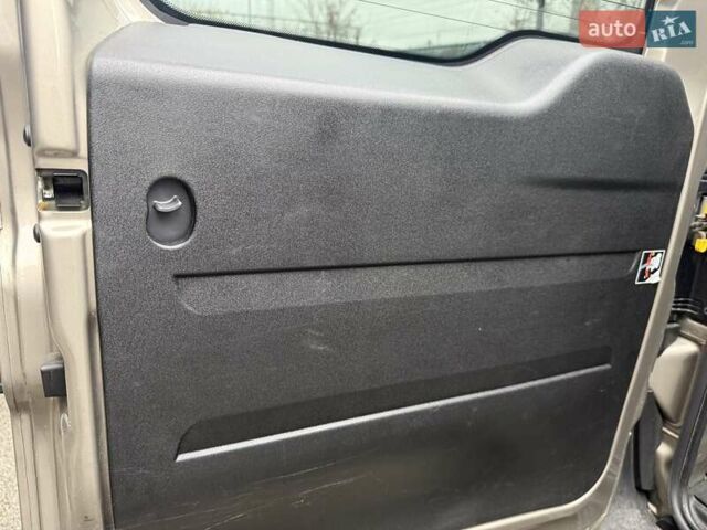 Бежевый Фиат Добло, объемом двигателя 1.37 л и пробегом 163 тыс. км за 11900 $, фото 10 на Automoto.ua