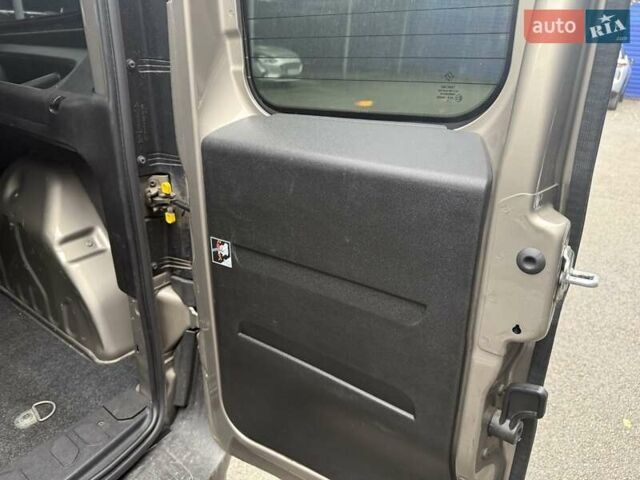 Бежевый Фиат Добло, объемом двигателя 1.37 л и пробегом 163 тыс. км за 11900 $, фото 11 на Automoto.ua