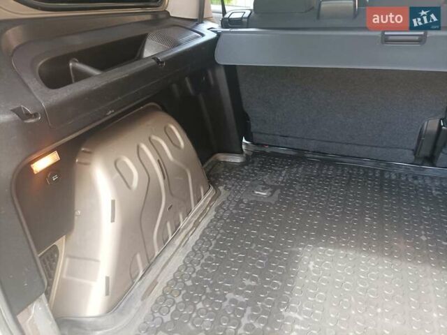 Бежевый Фиат Добло, объемом двигателя 1.25 л и пробегом 20 тыс. км за 18000 $, фото 11 на Automoto.ua