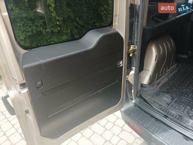 Бежевый Фиат Добло, объемом двигателя 1.25 л и пробегом 20 тыс. км за 18000 $, фото 10 на Automoto.ua