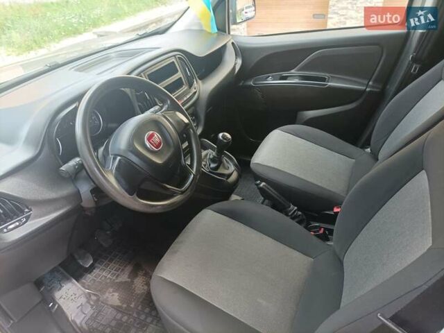 Бежевый Фиат Добло, объемом двигателя 1.25 л и пробегом 20 тыс. км за 18000 $, фото 7 на Automoto.ua