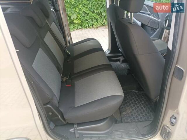 Бежевый Фиат Добло, объемом двигателя 1.25 л и пробегом 20 тыс. км за 18000 $, фото 15 на Automoto.ua