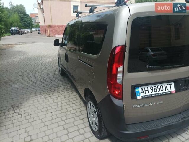 Бежевый Фиат Добло, объемом двигателя 1.25 л и пробегом 20 тыс. км за 18000 $, фото 4 на Automoto.ua