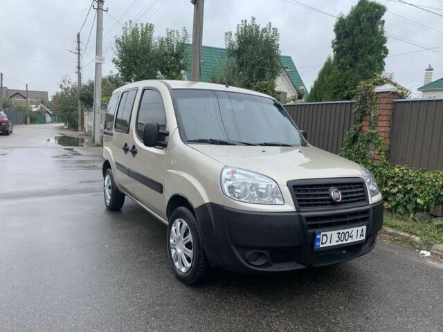Бежевый Фиат Добло, объемом двигателя 1.2 л и пробегом 165 тыс. км за 6000 $, фото 1 на Automoto.ua