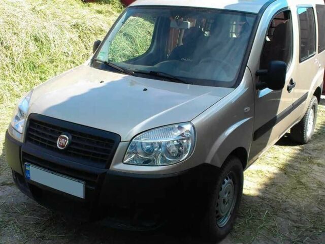 Бежевый Фиат Добло, объемом двигателя 0 л и пробегом 116 тыс. км за 7000 $, фото 3 на Automoto.ua