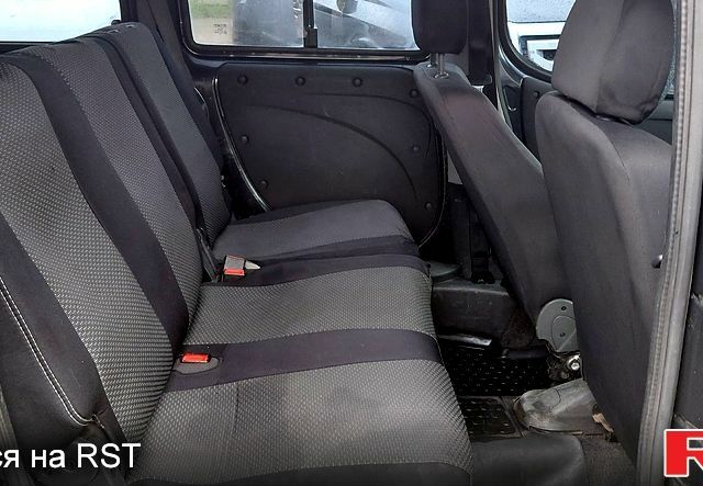 Черный Фиат Добло, объемом двигателя 1.4 л и пробегом 265 тыс. км за 3500 $, фото 8 на Automoto.ua