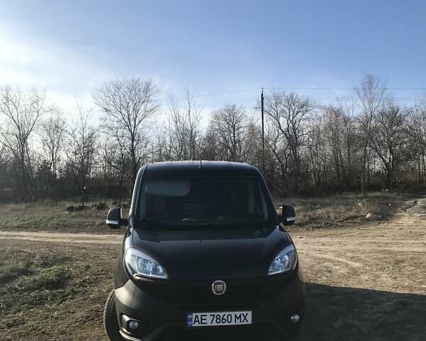 Черный Фиат Добло, объемом двигателя 1.6 л и пробегом 130 тыс. км за 9000 $, фото 3 на Automoto.ua