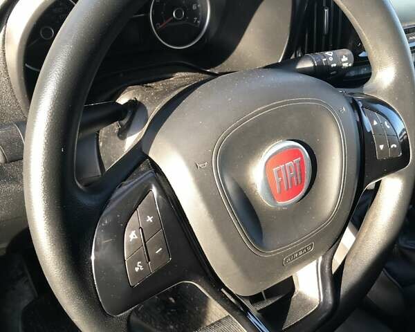 Черный Фиат Добло, объемом двигателя 1.6 л и пробегом 130 тыс. км за 9000 $, фото 7 на Automoto.ua