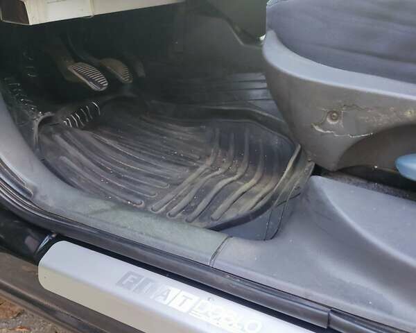 Чорний Фіат Добло, об'ємом двигуна 1.91 л та пробігом 235 тис. км за 3400 $, фото 19 на Automoto.ua