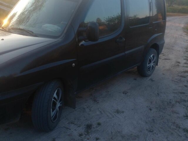 Чорний Фіат Добло, об'ємом двигуна 1.2 л та пробігом 980 тис. км за 2700 $, фото 2 на Automoto.ua