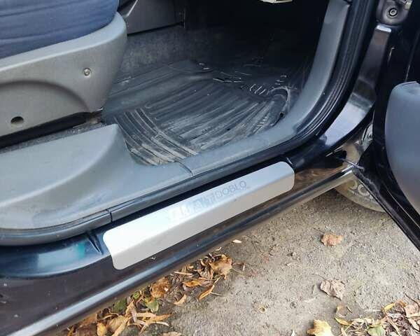 Чорний Фіат Добло, об'ємом двигуна 1.91 л та пробігом 235 тис. км за 3400 $, фото 4 на Automoto.ua