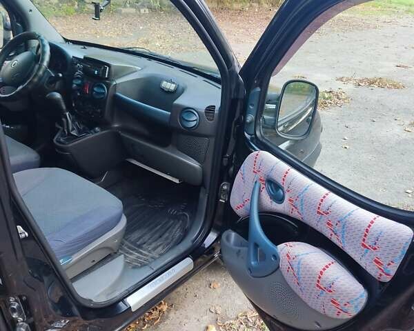 Чорний Фіат Добло, об'ємом двигуна 1.91 л та пробігом 235 тис. км за 3400 $, фото 5 на Automoto.ua