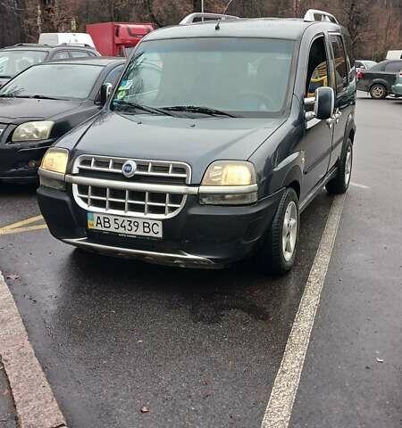 Черный Фиат Добло, объемом двигателя 1.9 л и пробегом 182 тыс. км за 5750 $, фото 1 на Automoto.ua