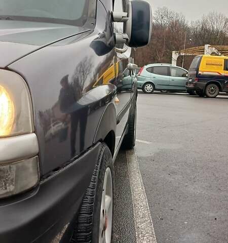 Черный Фиат Добло, объемом двигателя 1.9 л и пробегом 182 тыс. км за 5750 $, фото 9 на Automoto.ua