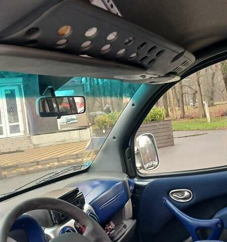 Черный Фиат Добло, объемом двигателя 1.9 л и пробегом 182 тыс. км за 5750 $, фото 18 на Automoto.ua