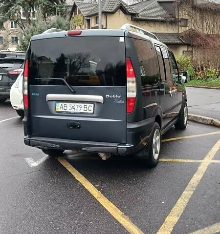 Черный Фиат Добло, объемом двигателя 1.9 л и пробегом 182 тыс. км за 5750 $, фото 4 на Automoto.ua