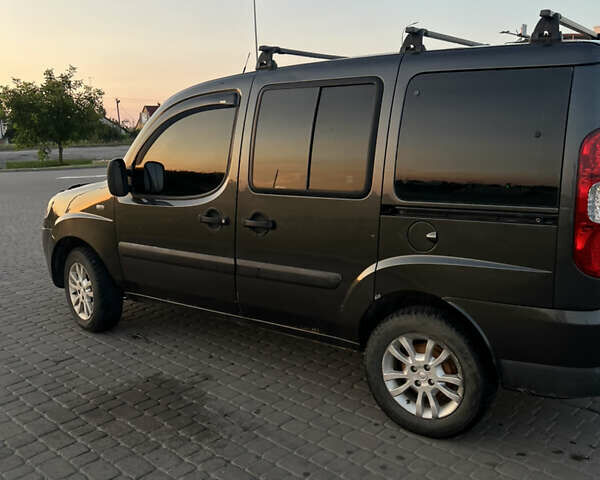Чорний Фіат Добло, об'ємом двигуна 1.37 л та пробігом 267 тис. км за 3800 $, фото 1 на Automoto.ua