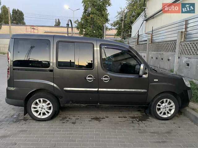 Черный Фиат Добло, объемом двигателя 1.9 л и пробегом 330 тыс. км за 4500 $, фото 8 на Automoto.ua