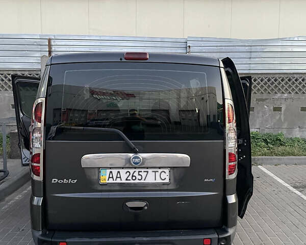 Черный Фиат Добло, объемом двигателя 1.9 л и пробегом 330 тыс. км за 4500 $, фото 6 на Automoto.ua