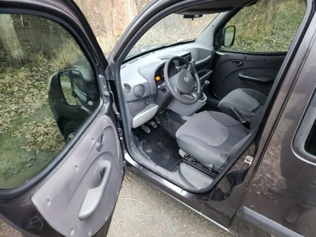 Черный Фиат Добло, объемом двигателя 1.4 л и пробегом 211 тыс. км за 4200 $, фото 8 на Automoto.ua